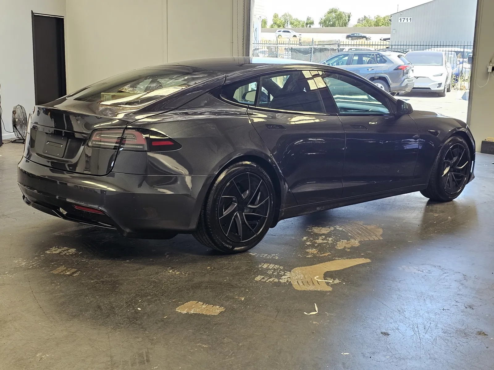 Tesla Model S photo 4