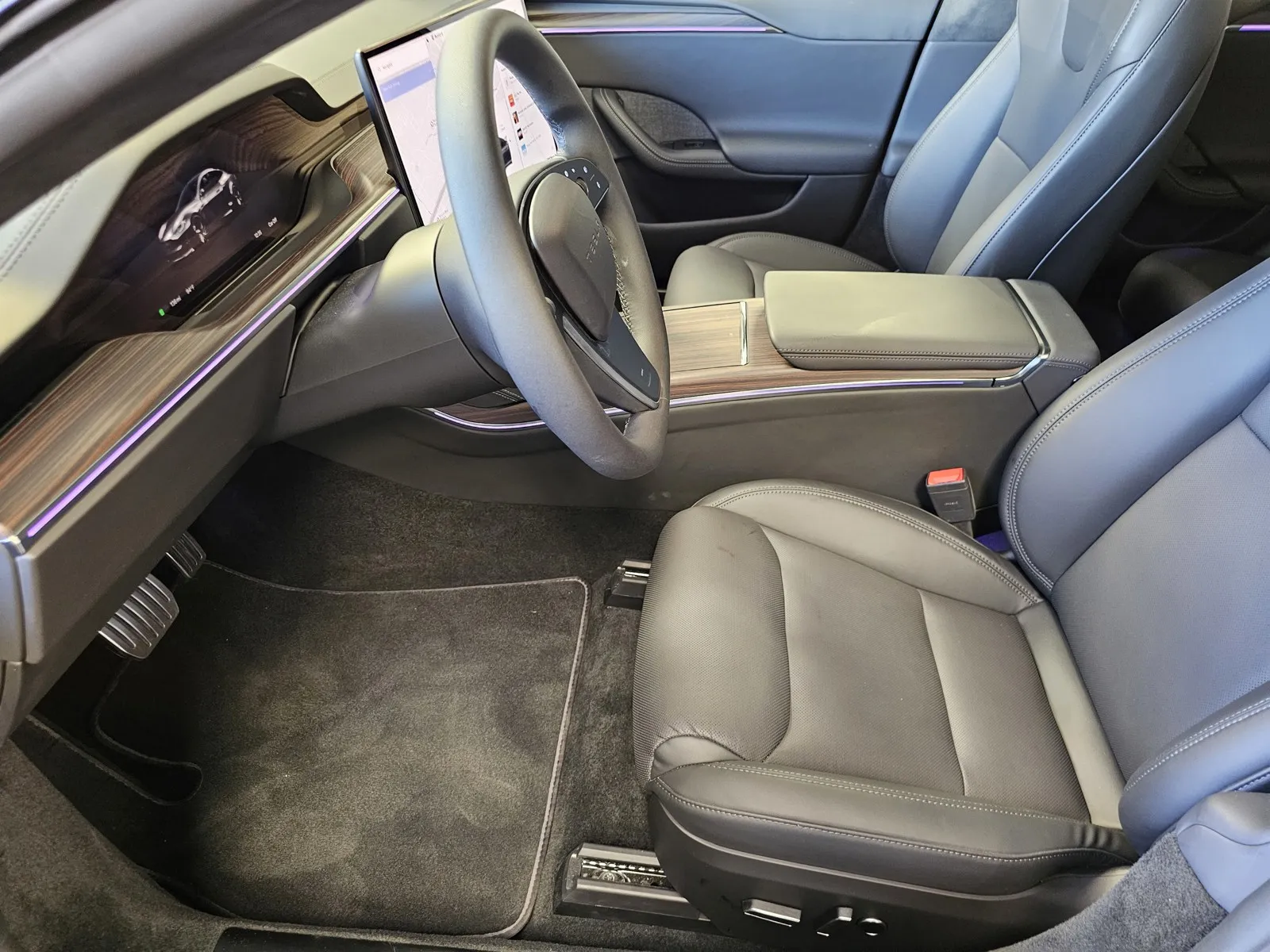 Tesla Model S photo 14