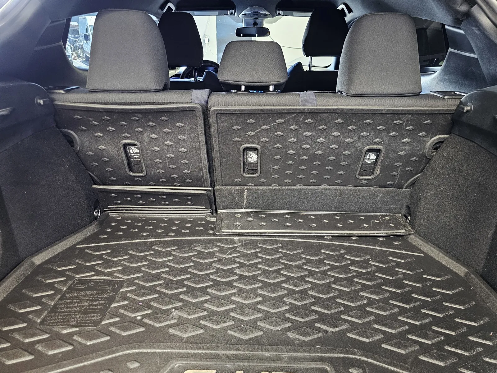 Toyota C-HR photo 11