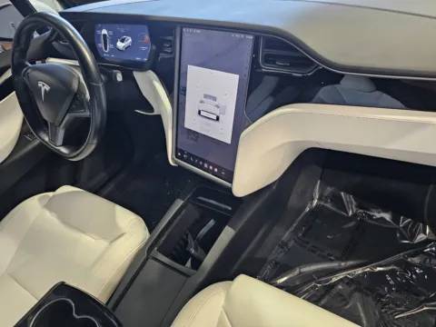 More photos of 2018 Tesla Model X 75D at Premium Autos - Norco, CA