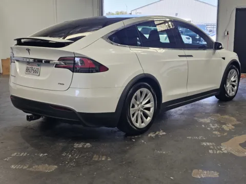 More photos of 2018 Tesla Model X 75D at Premium Autos - Norco, CA
