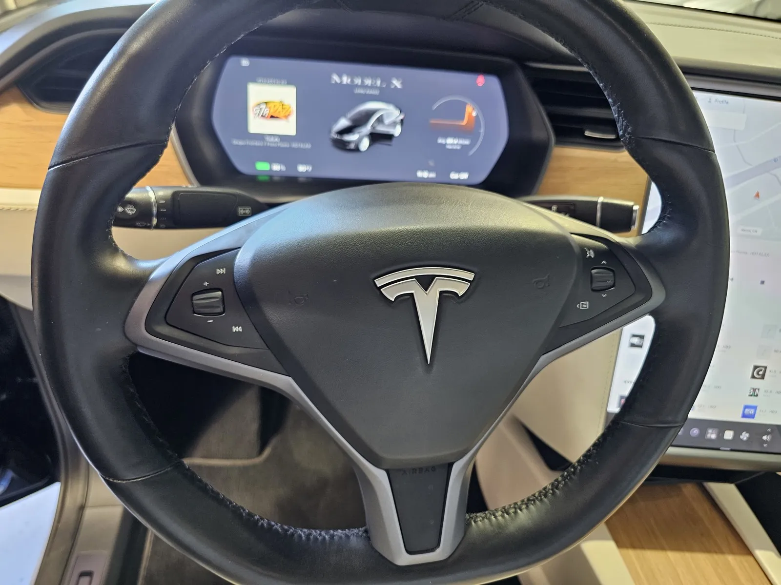 Tesla Model X photo 13
