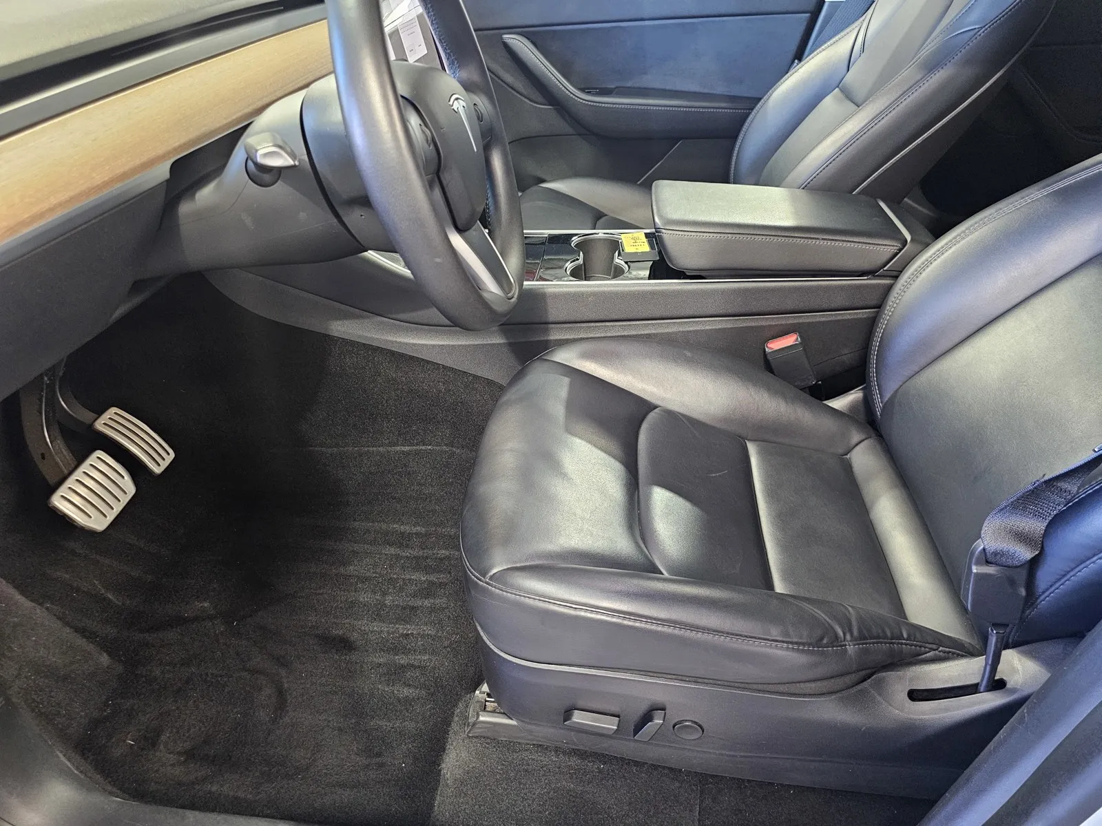 Tesla Model Y photo 14