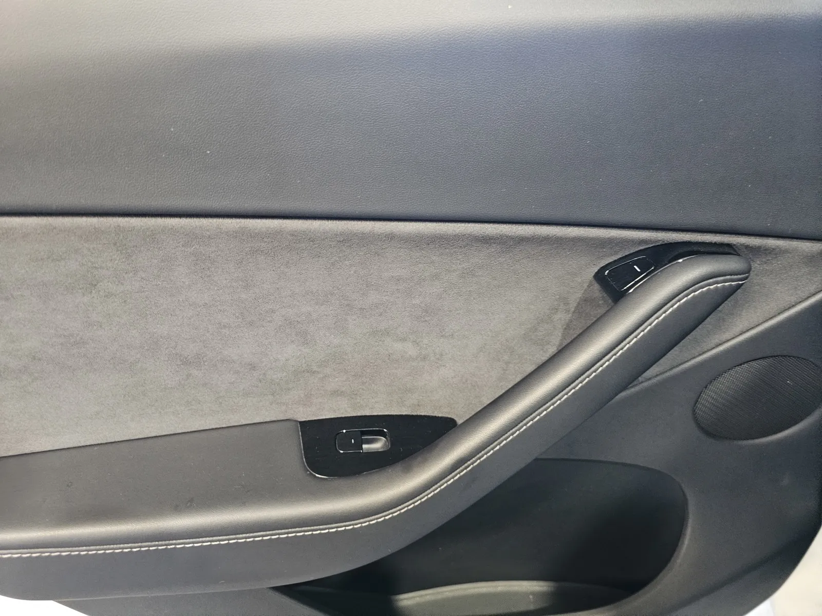 Tesla Model Y photo 11