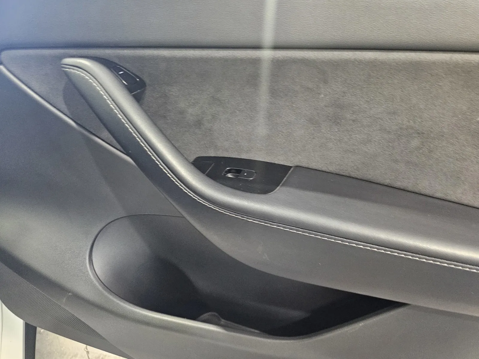 Tesla Model Y photo 6
