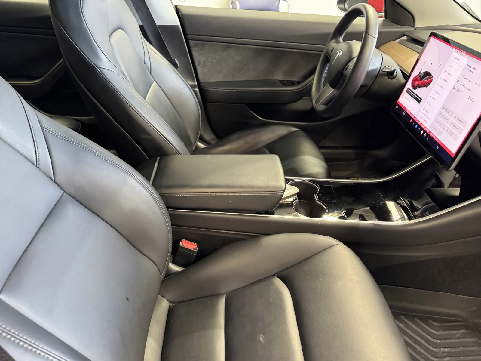 Tesla Model 3 photo 6
