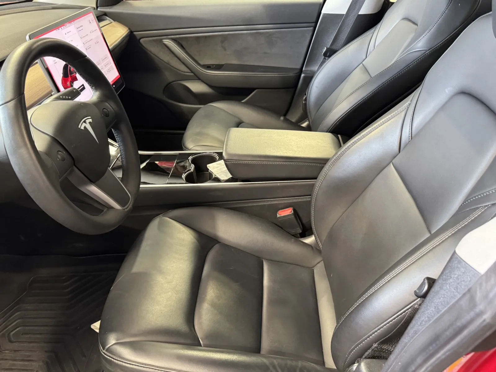 Tesla Model 3 photo 13