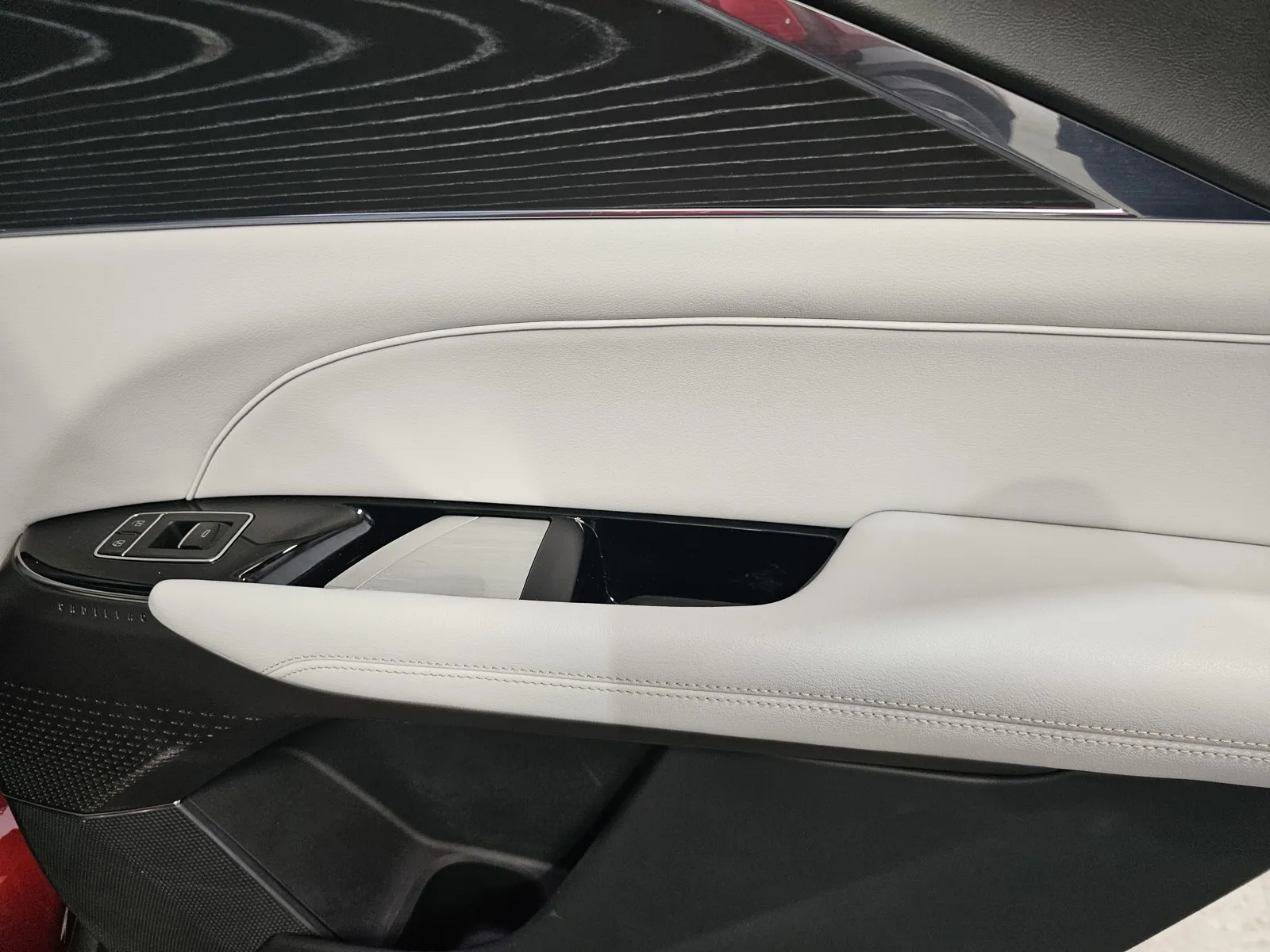 Cadillac Lyriq photo 8