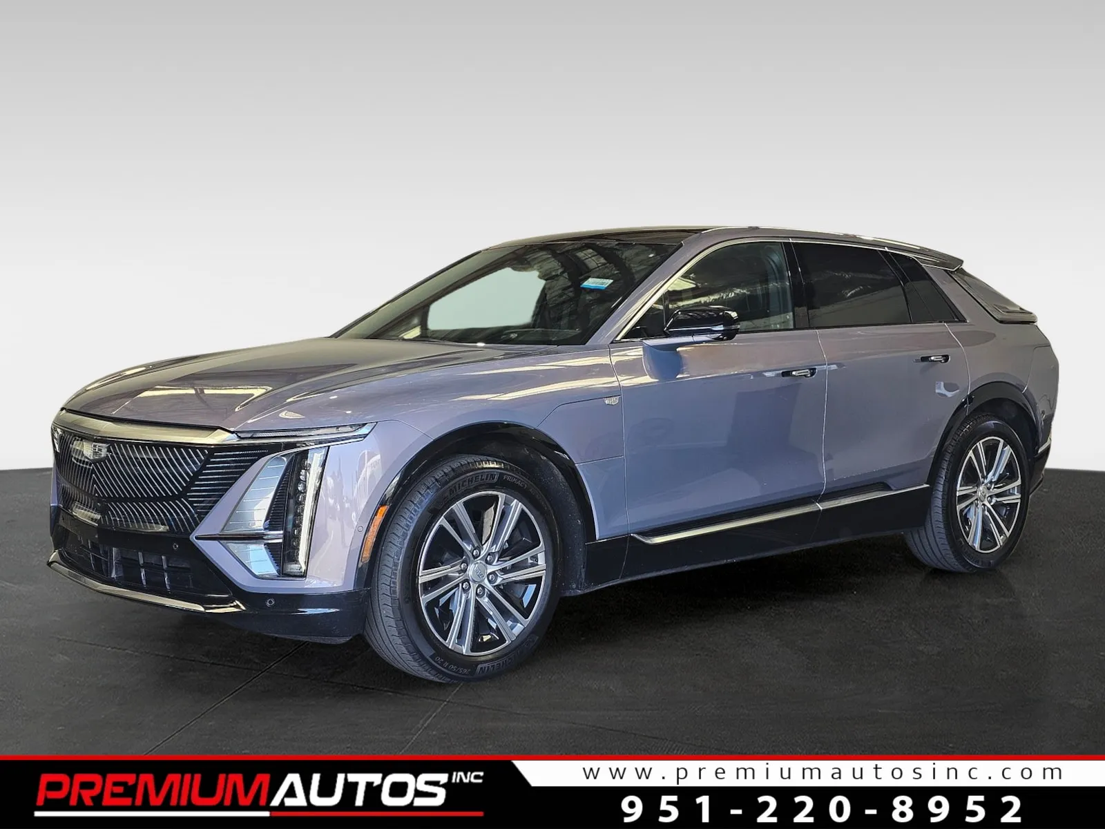 2024 Cadillac LYRIQ Luxury 1
