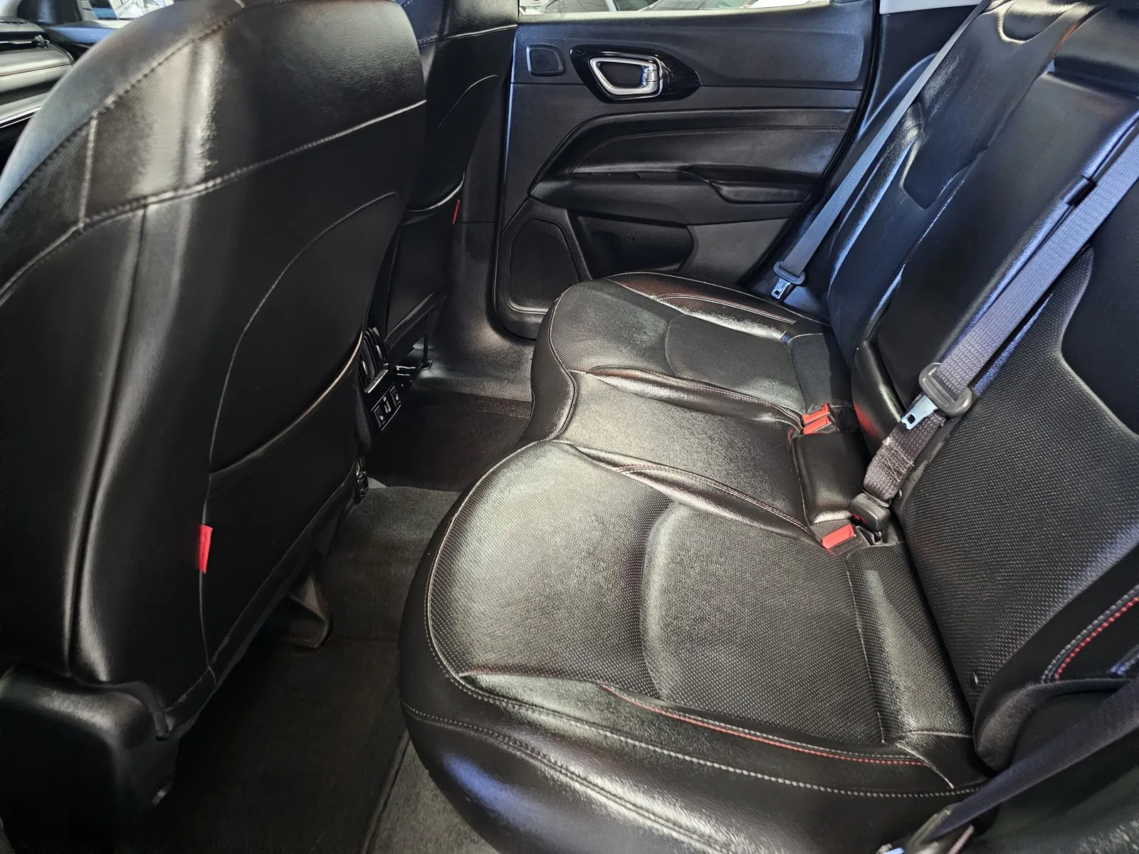 Jeep Compass photo 12