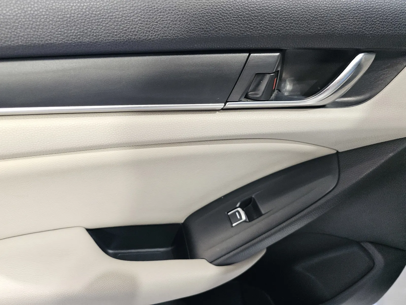 Honda Accord photo 11