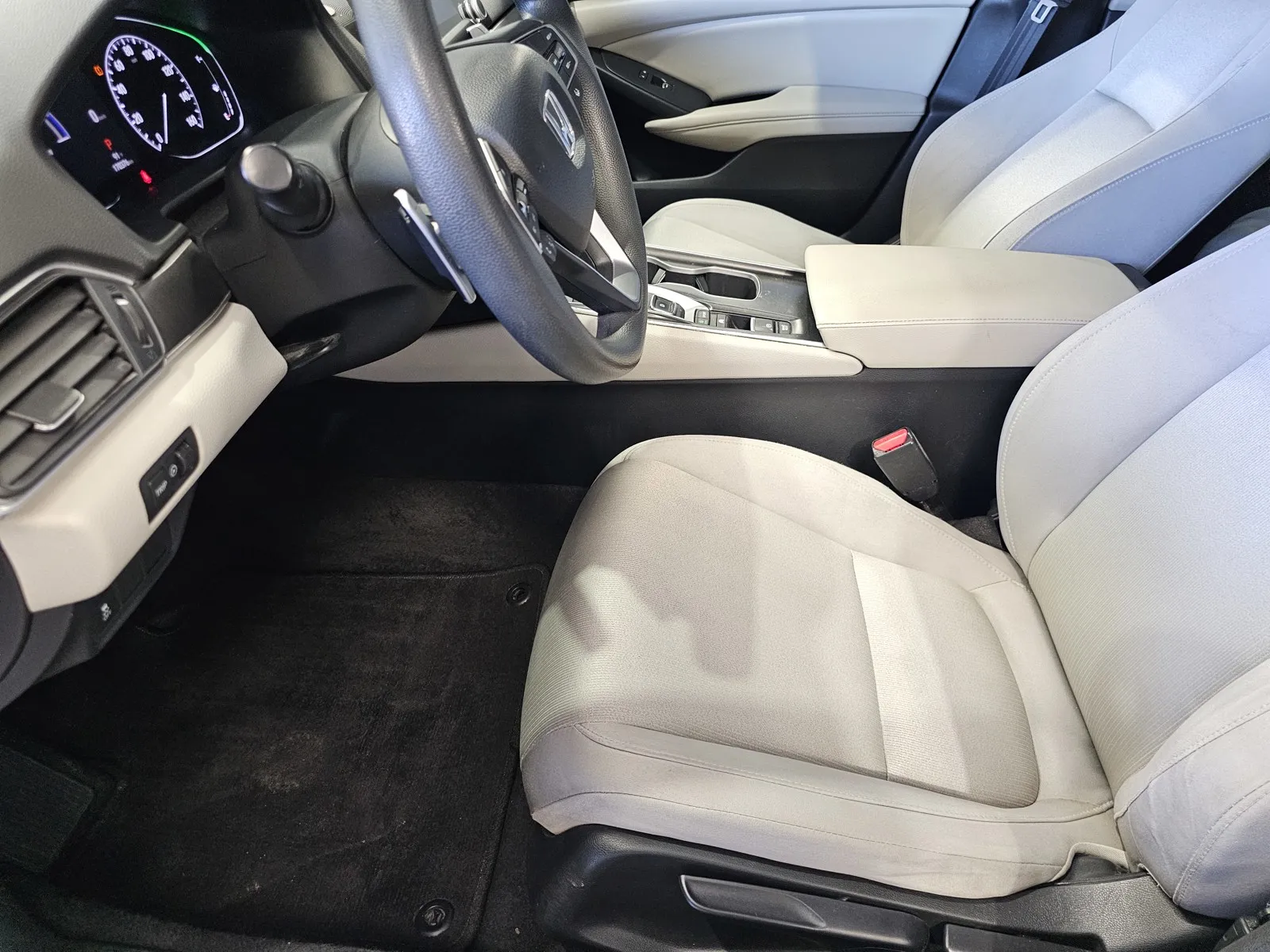 Honda Accord photo 14