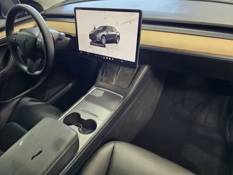 More photos of 2022 Tesla Model Y Long Range at Premium Autos - Norco, CA