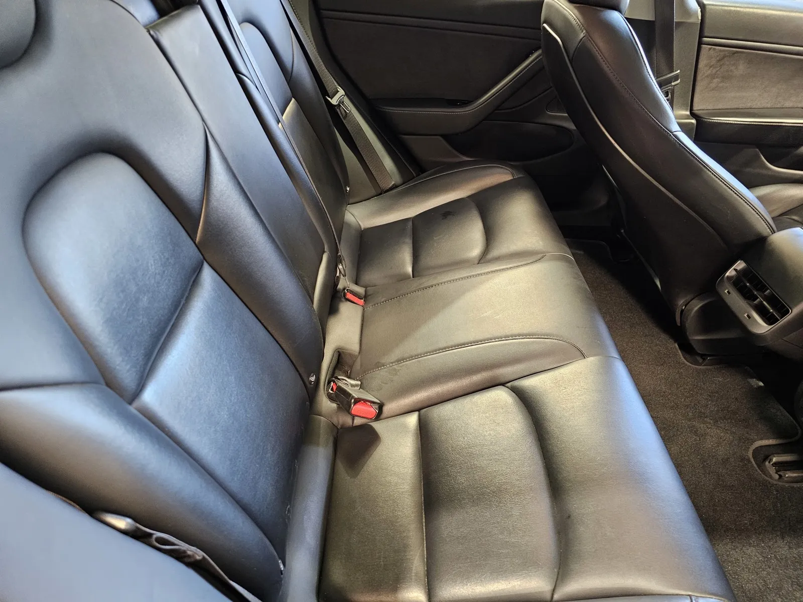 Tesla Model 3 photo 9