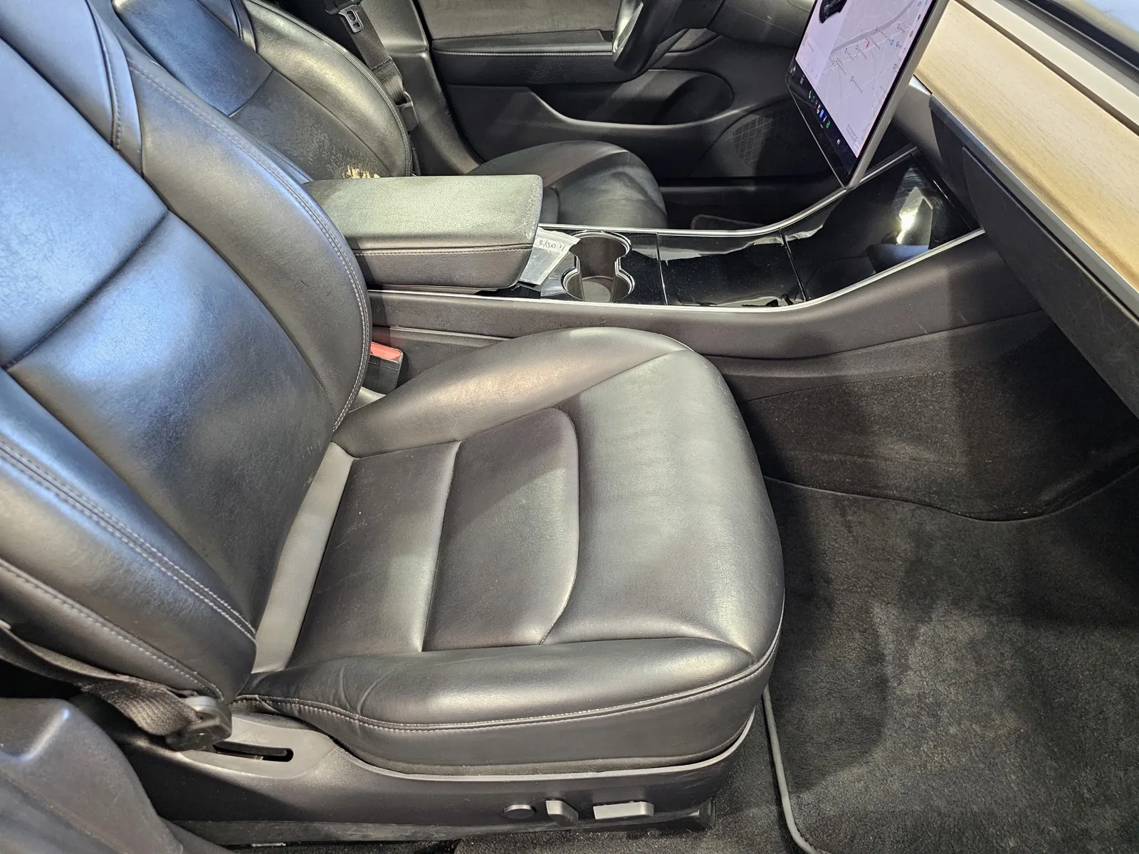 Tesla Model 3 photo 7