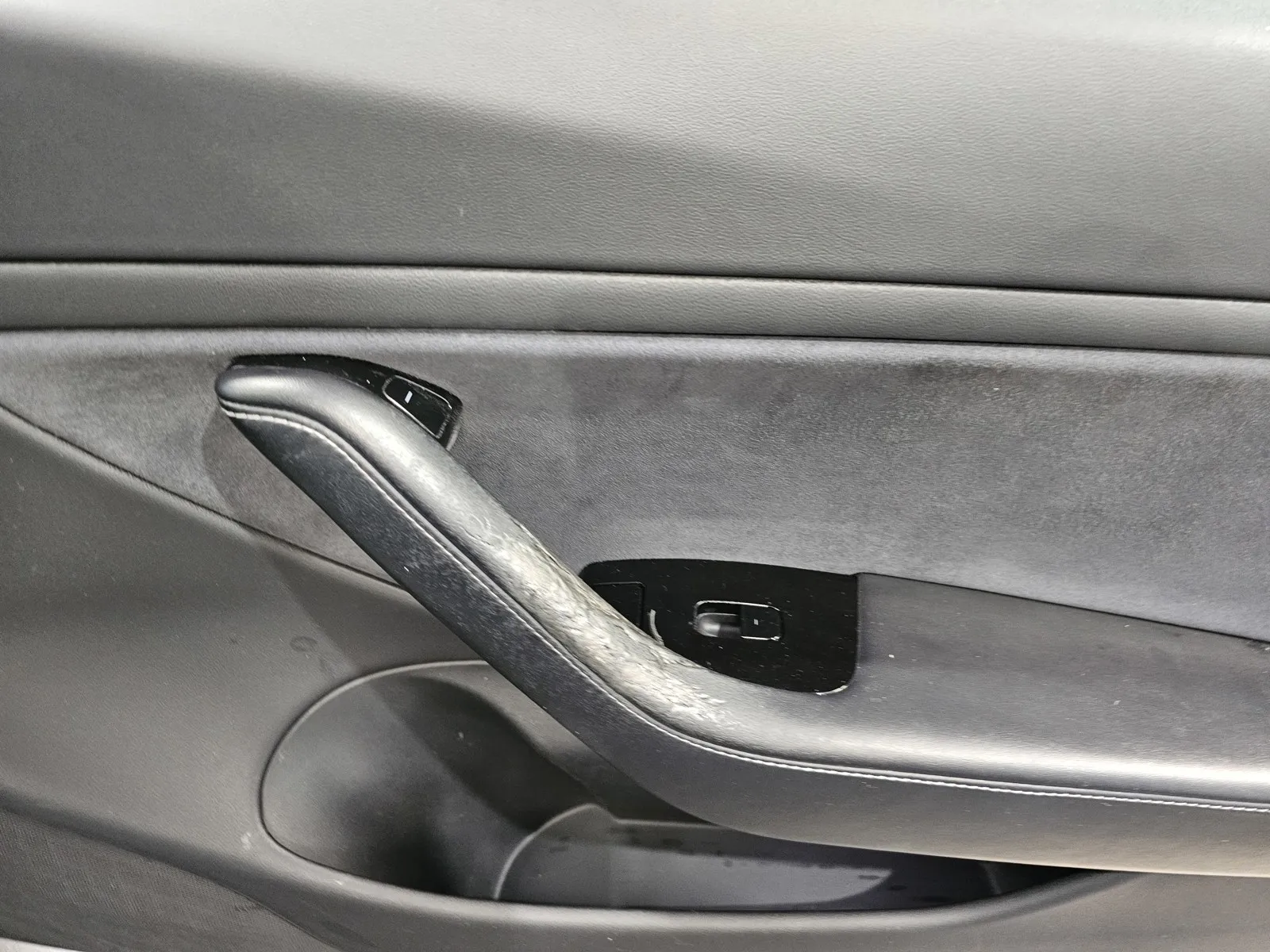 Tesla Model 3 photo 6