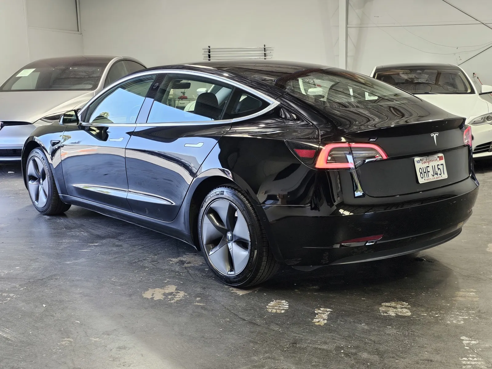 Tesla Model 3 photo 2