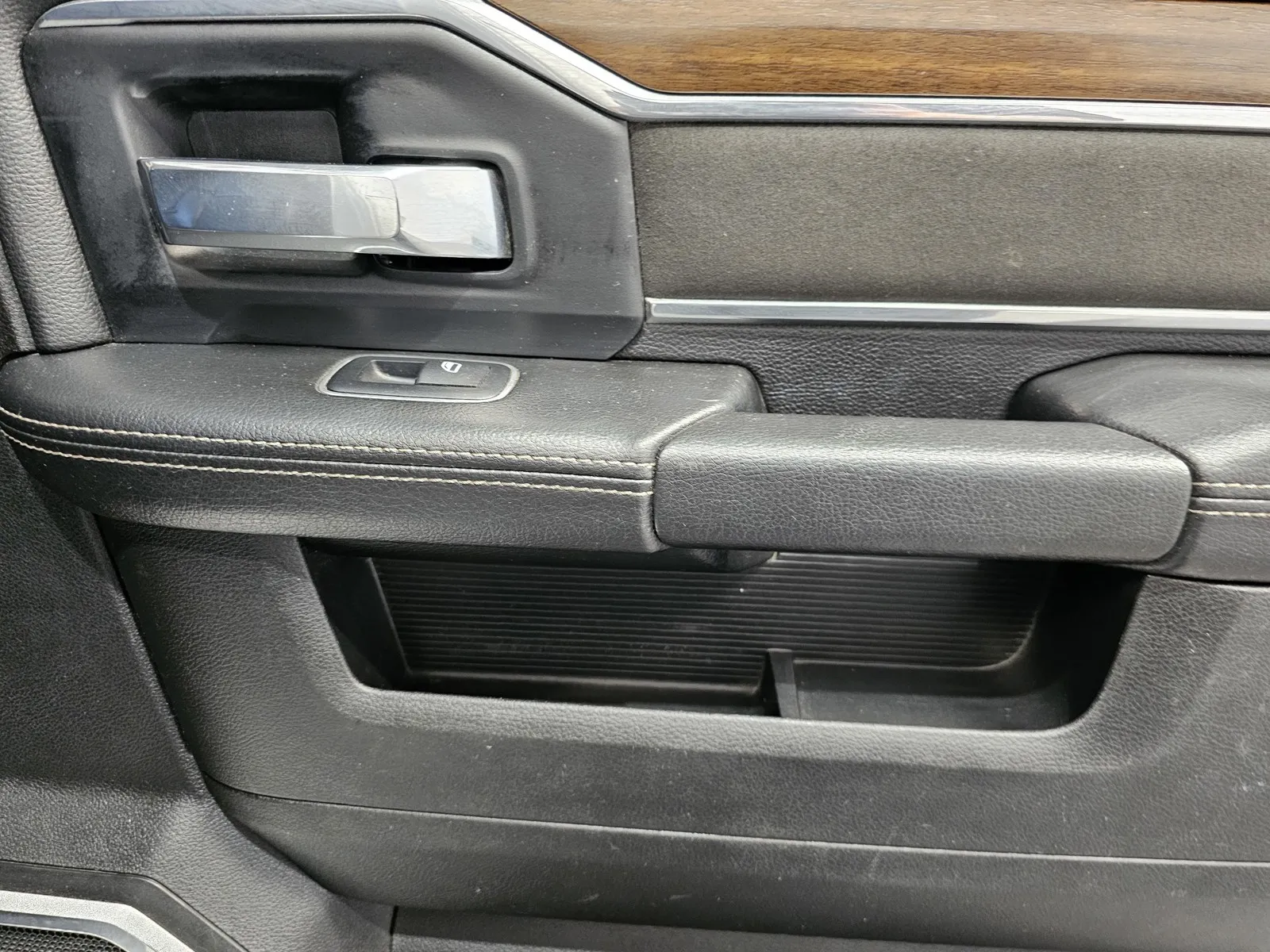 Ram 2500 photo 8