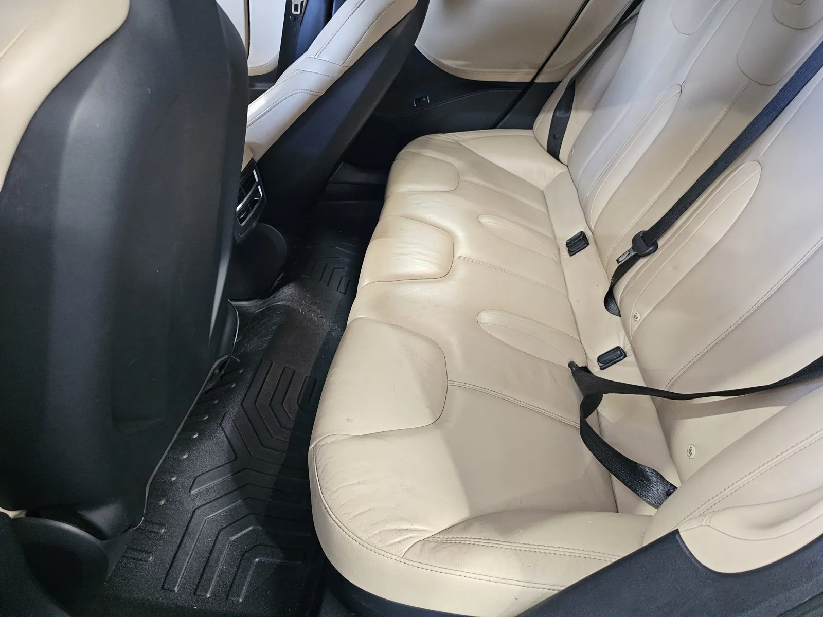 Tesla Model S photo 12