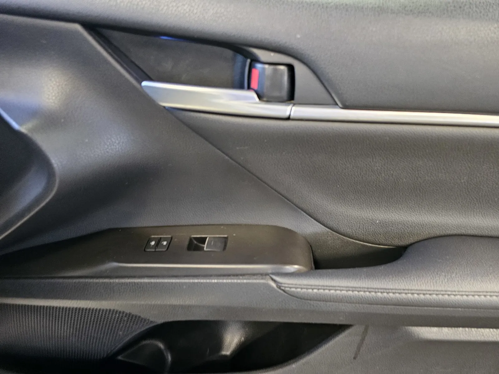 Toyota Camry photo 6