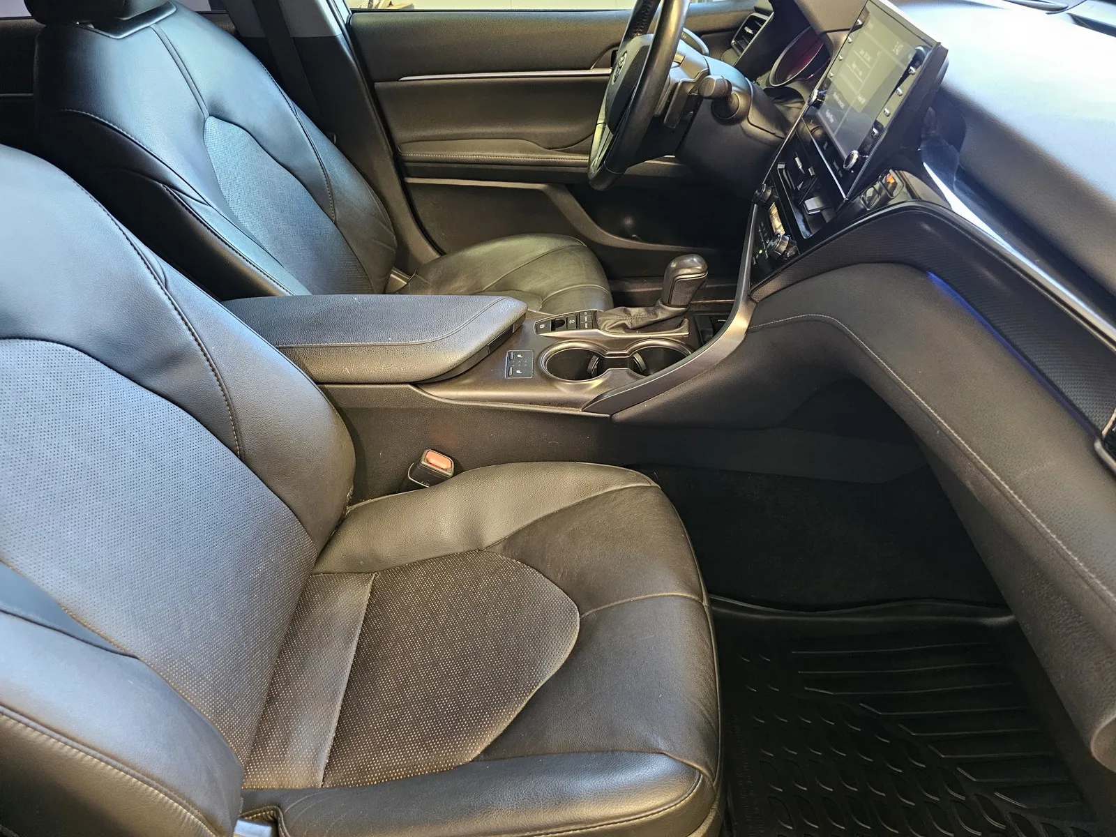 Toyota Camry photo 7