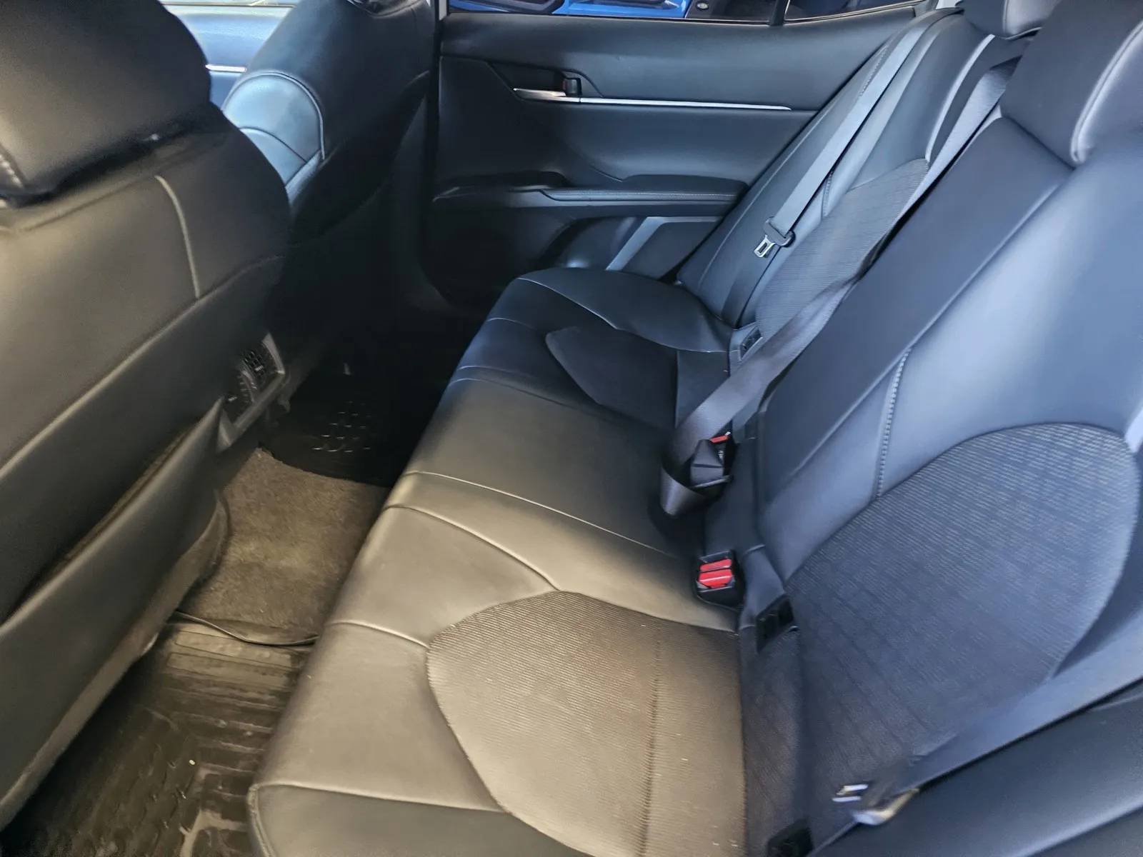 Toyota Camry photo 12