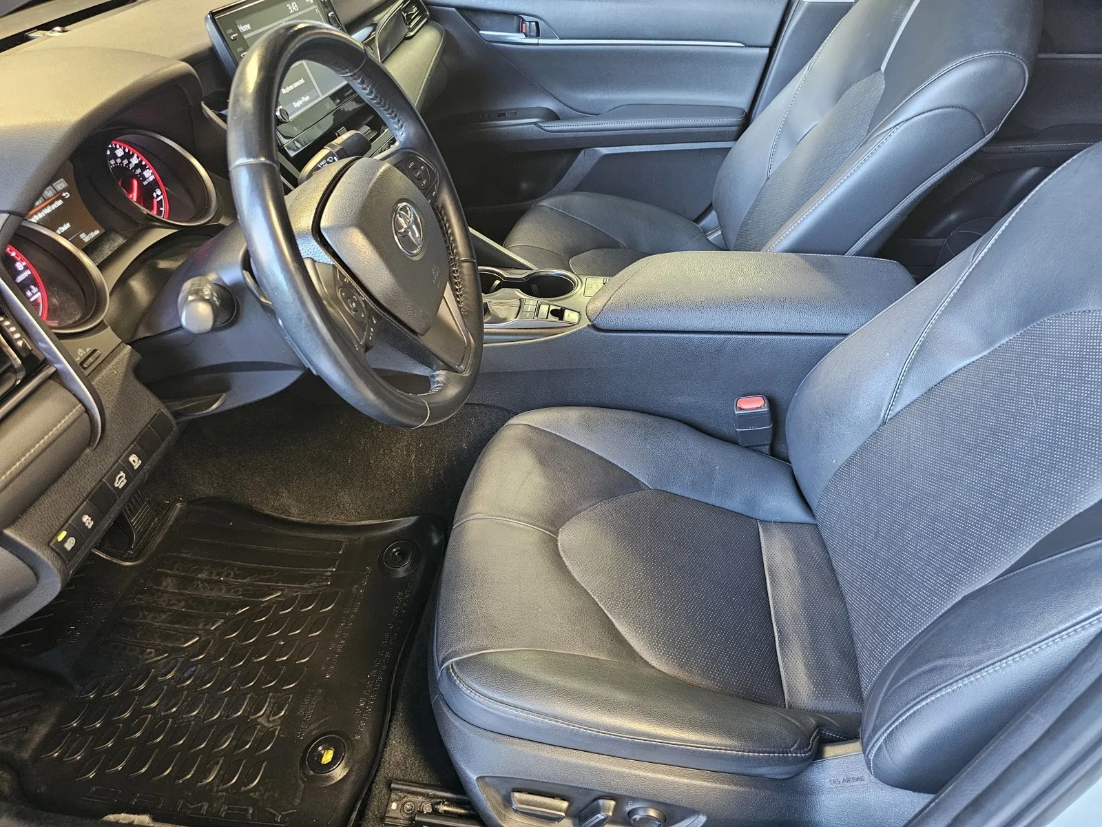 Toyota Camry photo 14