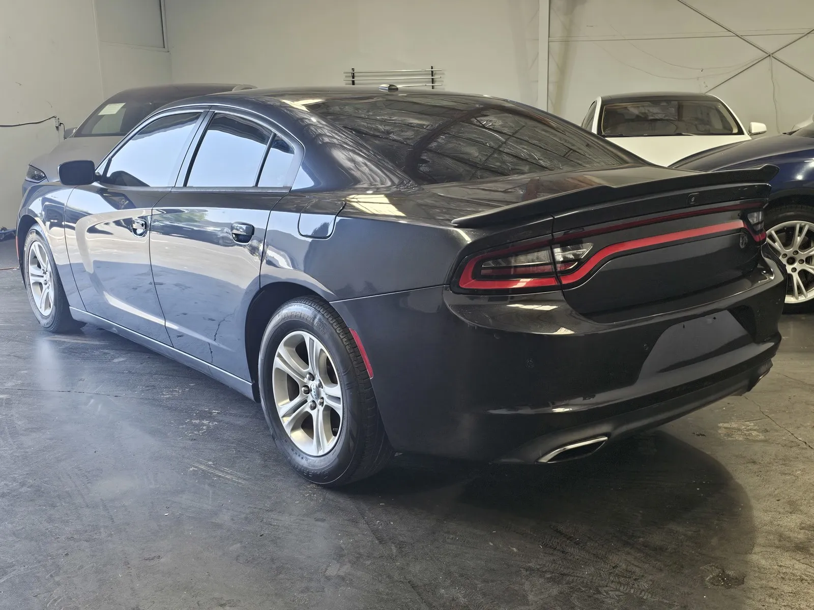 Dodge Charger photo 2