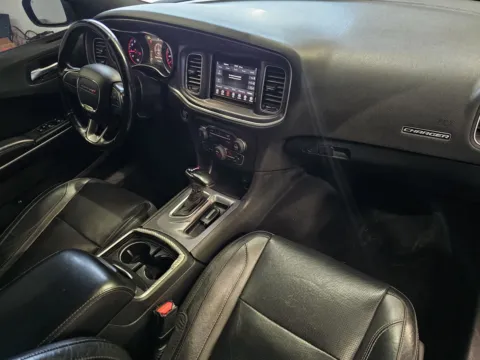 More photos of 2019 Dodge Charger SXT at Premium Autos - Norco, CA
