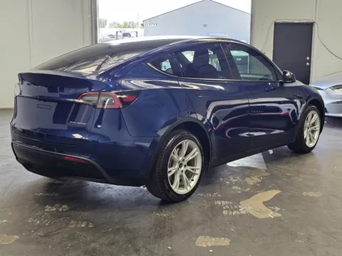 More photos of 2022 Tesla Model Y Long Range at Premium Autos - Norco, CA