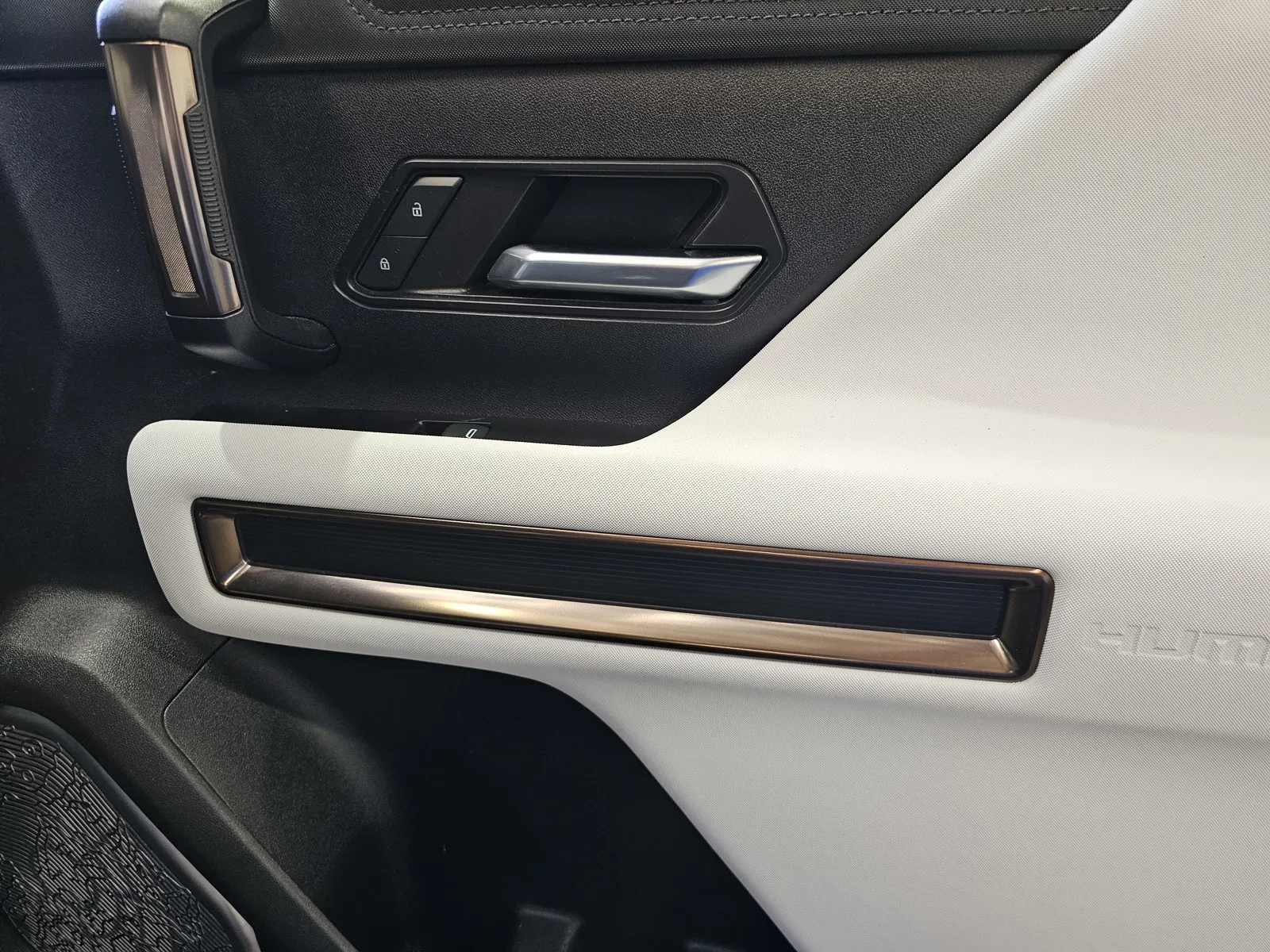 GMC Hummer EV photo 6