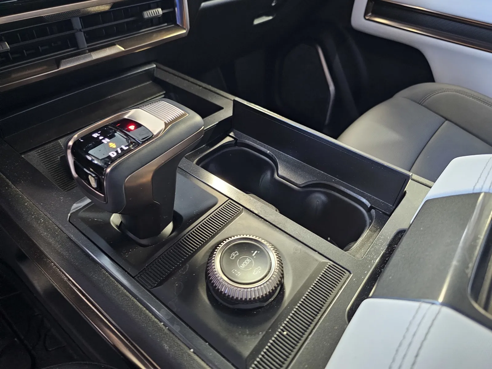 GMC Hummer EV photo 17
