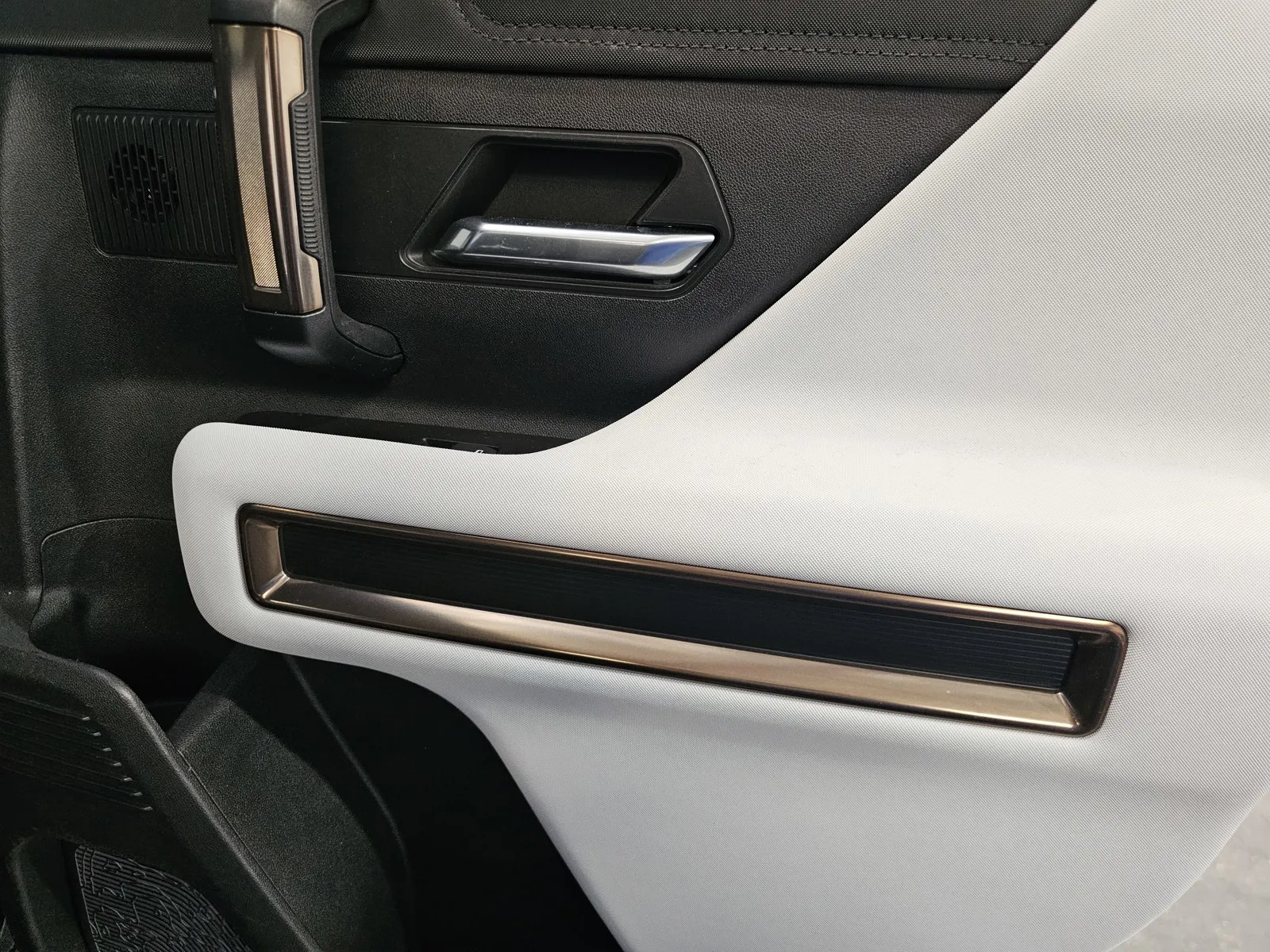 GMC Hummer EV photo 8