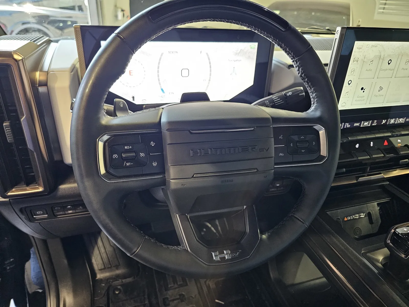 GMC Hummer EV photo 16