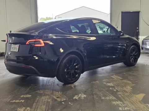 More photos of 2025 Tesla Model Y Long Range at Premium Autos - Norco, CA