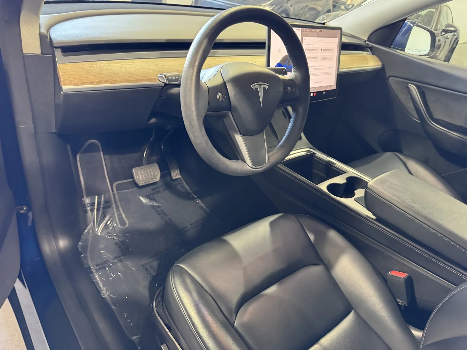 Tesla Model Y photo 11