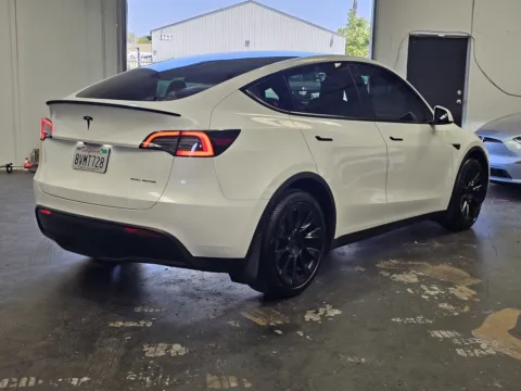 More photos of 2021 Tesla Model Y Long Range at Premium Autos - Norco, CA