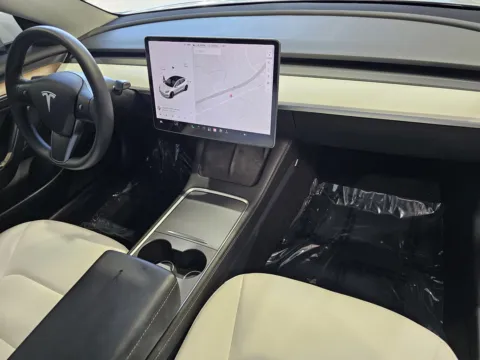 More photos of 2021 Tesla Model 3 Standard Range Plus at Premium Autos - Norco, CA