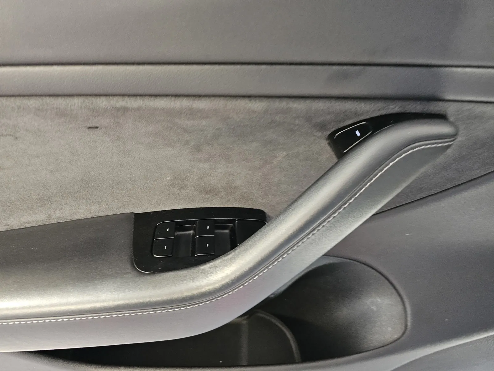 Tesla Model 3 photo 13