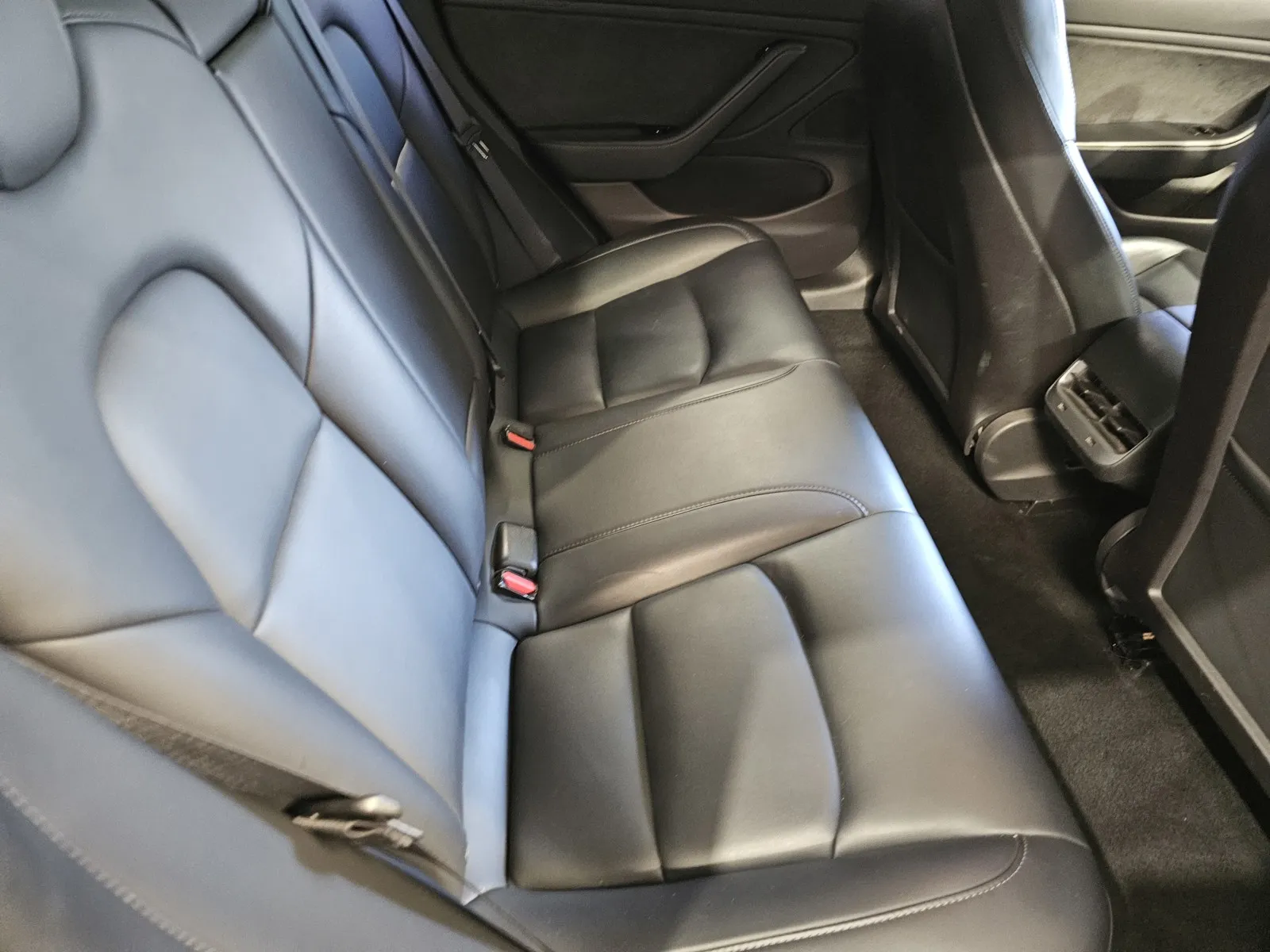 Tesla Model 3 photo 9