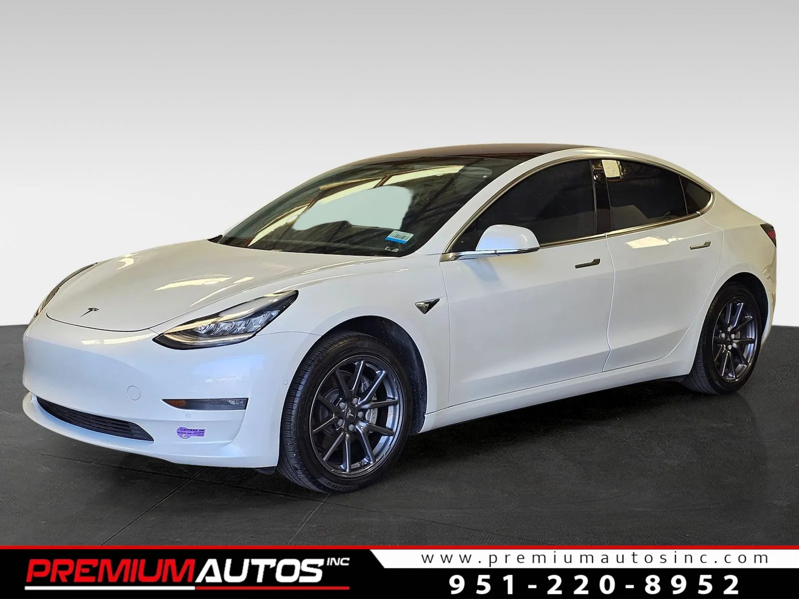 White 2019 Tesla Model 3 standard plus for sale in Norco, CA