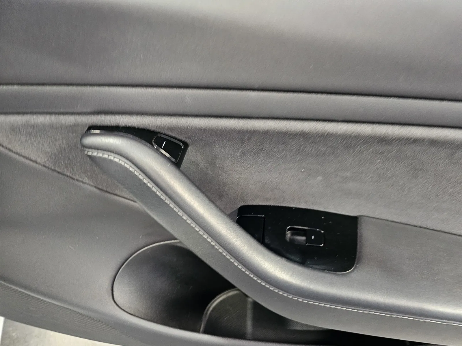 Tesla Model 3 photo 6