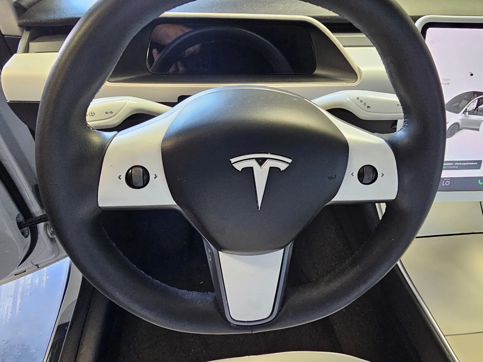 Tesla Model Y photo 15