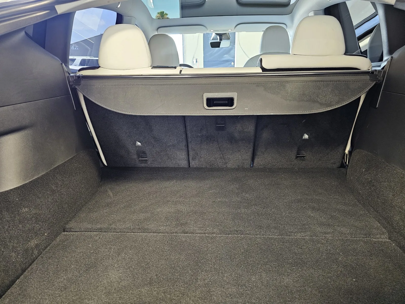 Tesla Model Y photo 10