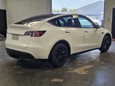 More photos of 2020 Tesla Model Y Long Range at Premium Autos - Norco, CA