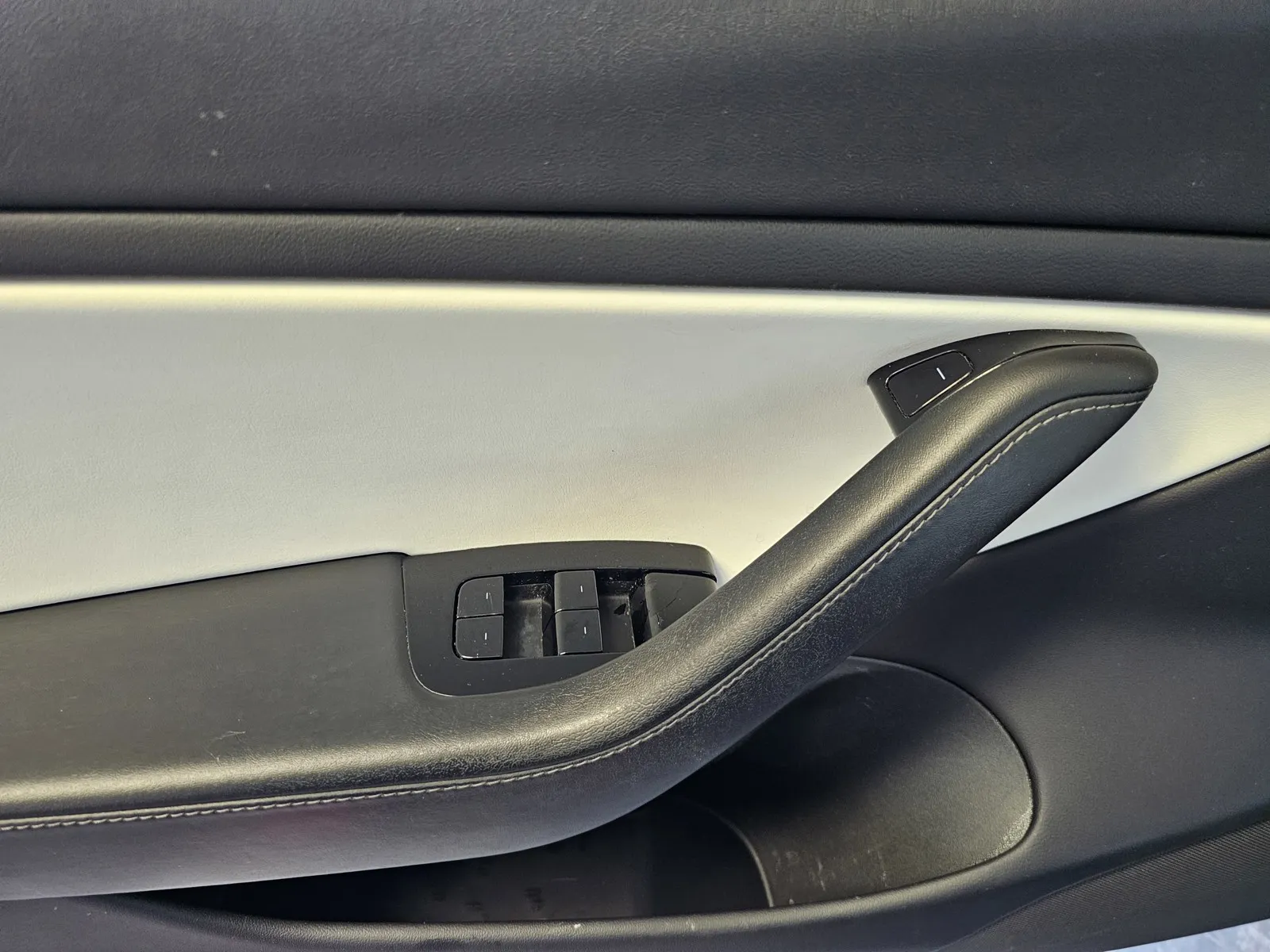 Tesla Model 3 photo 13