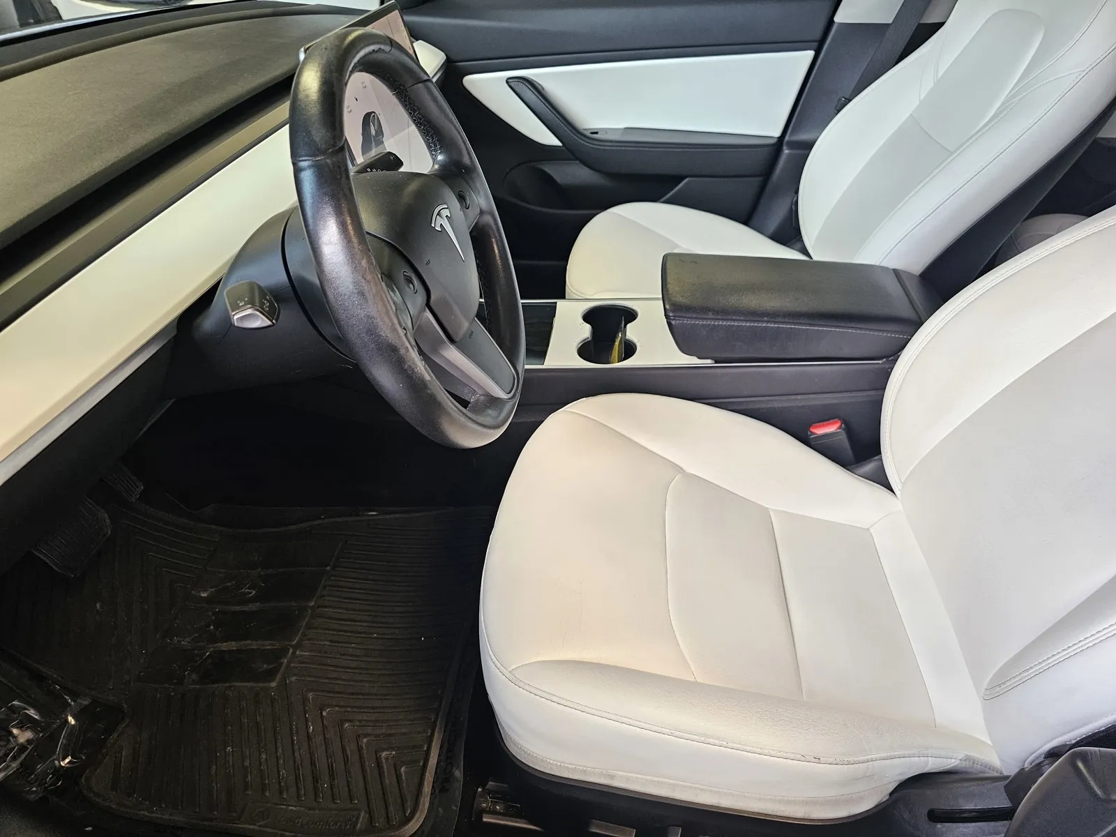 Tesla Model 3 photo 14