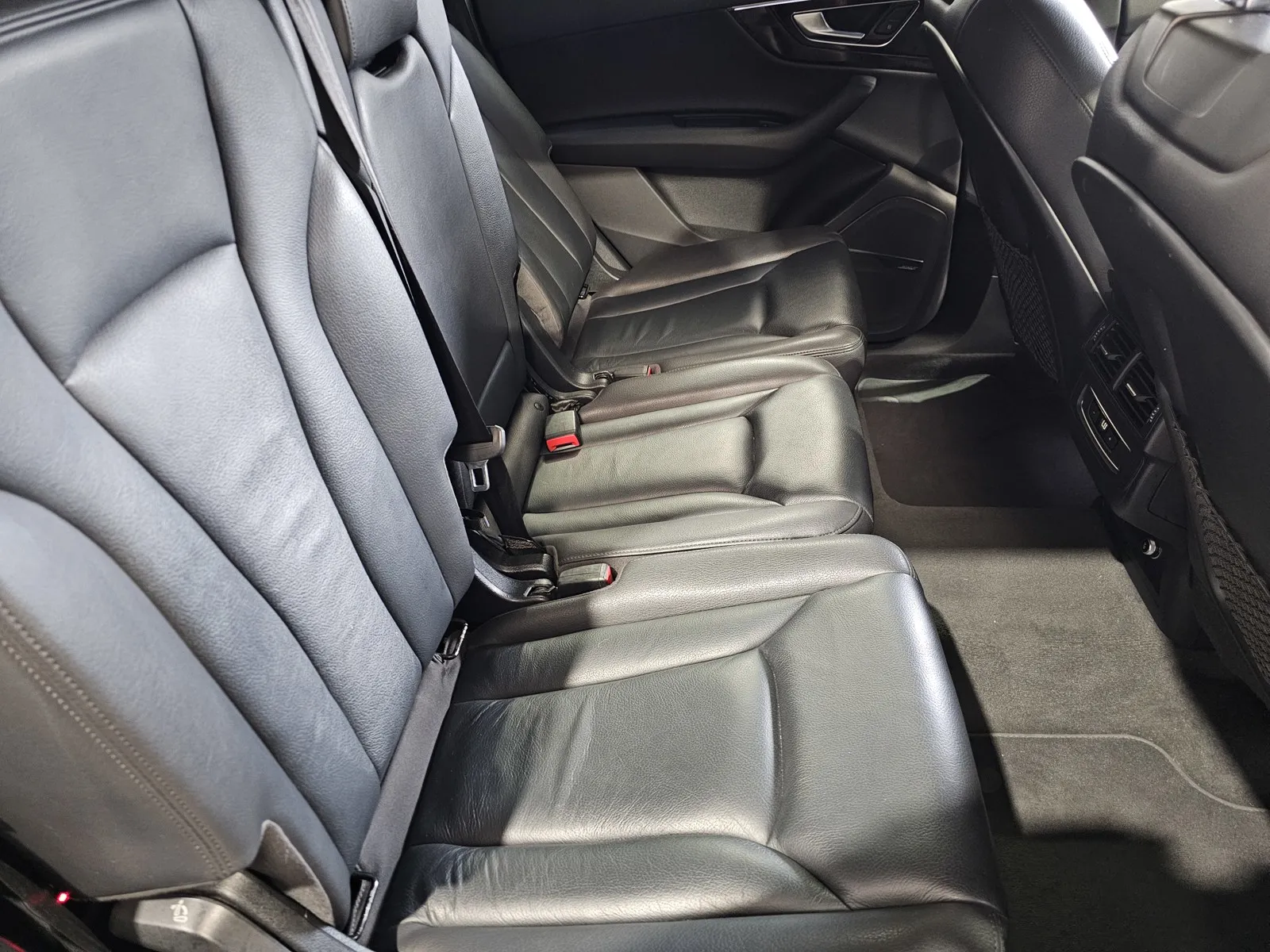 Audi Q7 photo 9