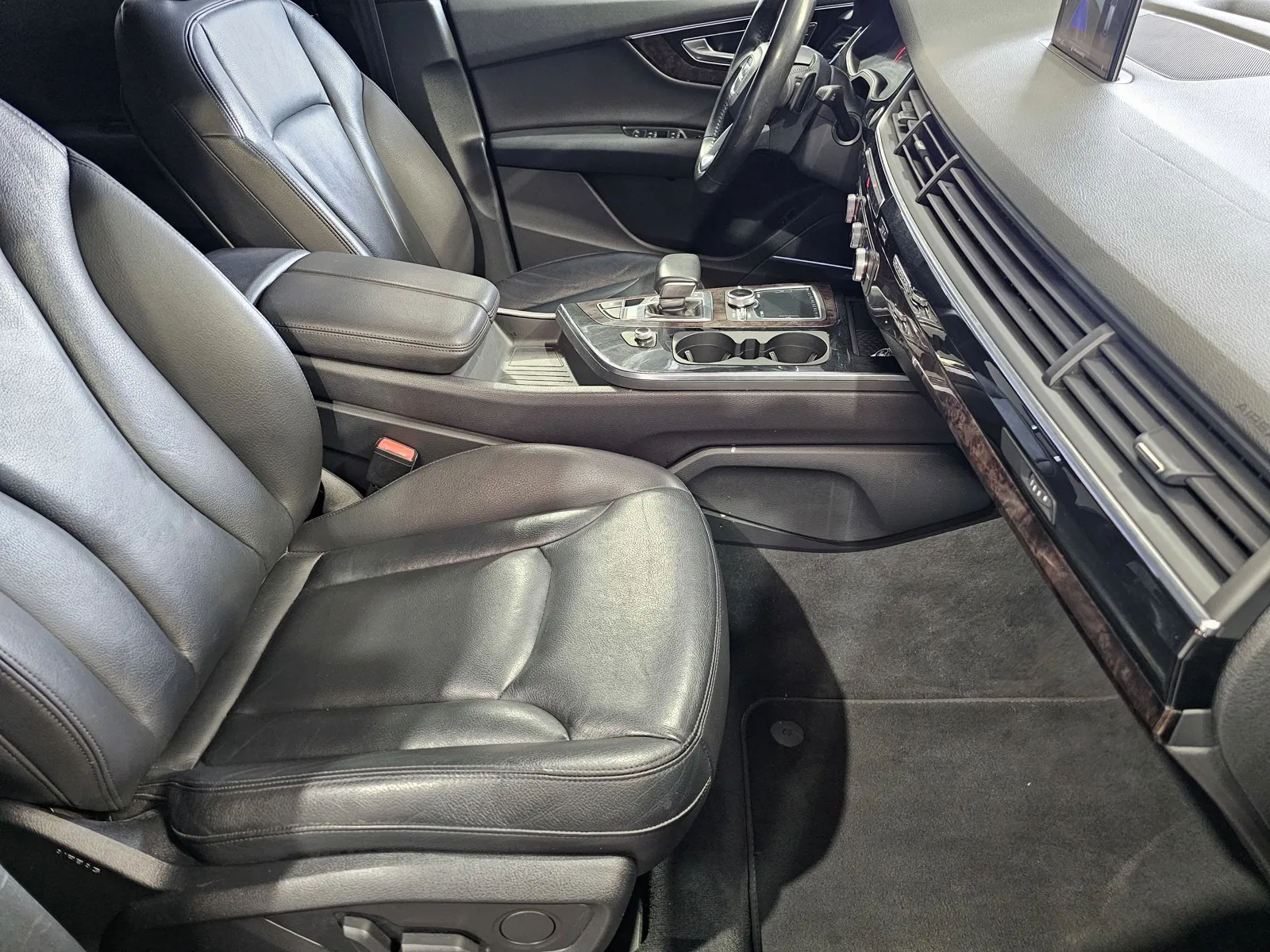 Audi Q7 photo 7