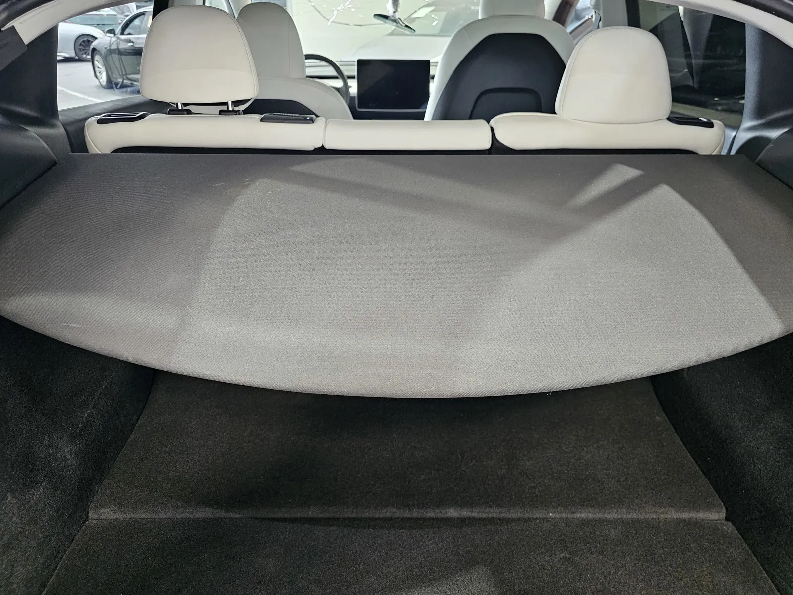 Tesla Model Y photo 10